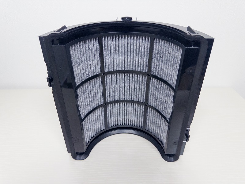 互換品JORAIRのフィルターをカバーに着けた様子