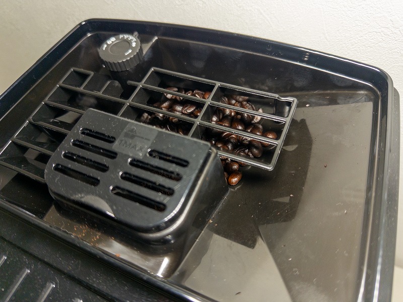 マグニフィカスタートで豆から淹れている写真