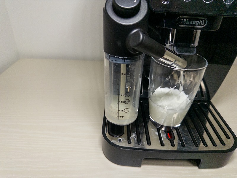 マグニフィカスタートのミルク容器